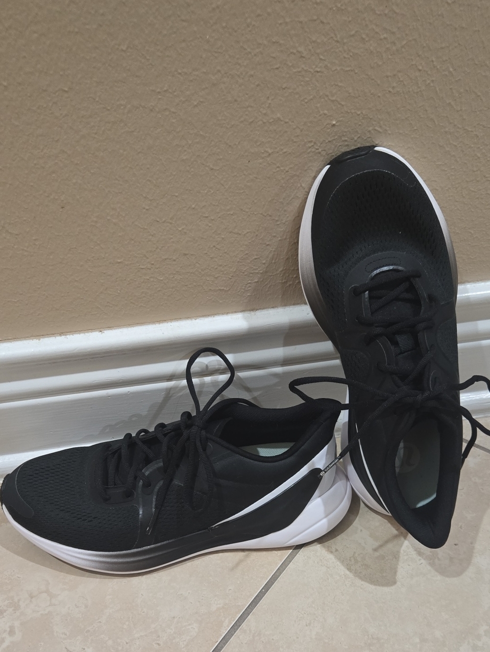 Lululemon Blissful Run Women’s Running Shoes Sneakers Size 8.5 - Picture 2 of 13